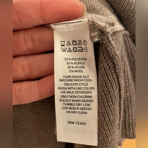 TNWT Tahari Zebra Sweater - Picture 6 of 6